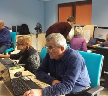 Szkolenie komp  seniorAAlw 2 360x320